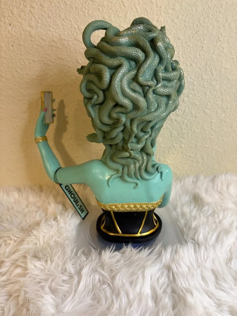 Ghoulies Medusa Selfie Bust Statue Halloween Gothic Decor Sunglasses NWT